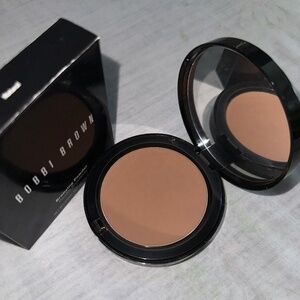 Bobbi Brown Bronzing Powder in Natural